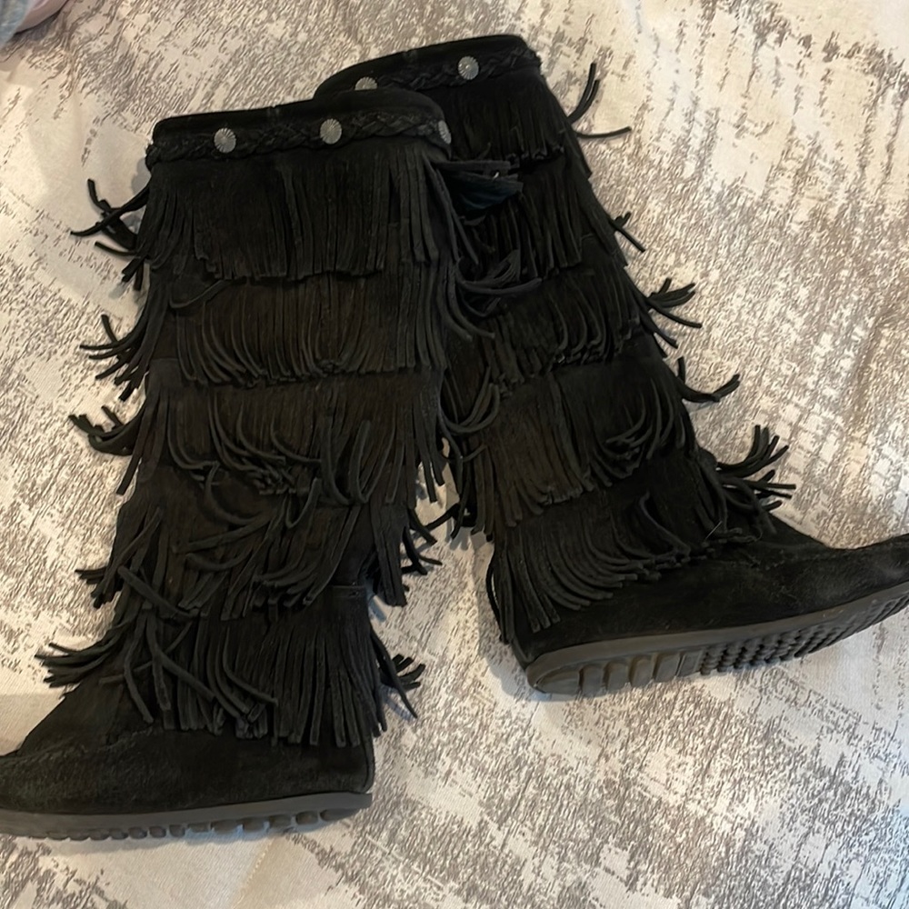 Minnetonka 5 layer Boots